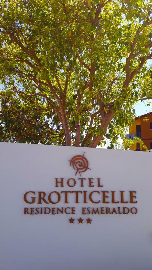 Hotel Grotticelle Capo Vaticano Esterno foto